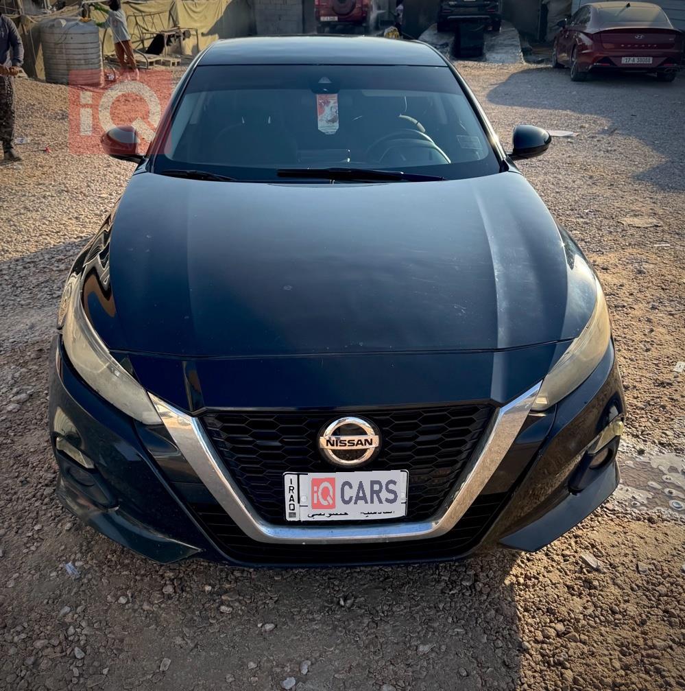 نيسان ألتيما